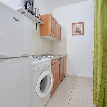 Marina No. 4 Apartment *
